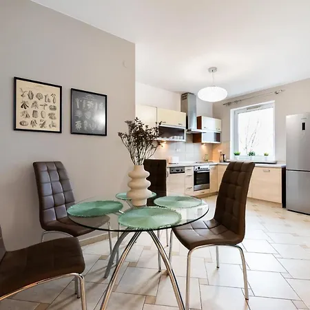 Metro Stoklosy Blue Mint Apartamento *