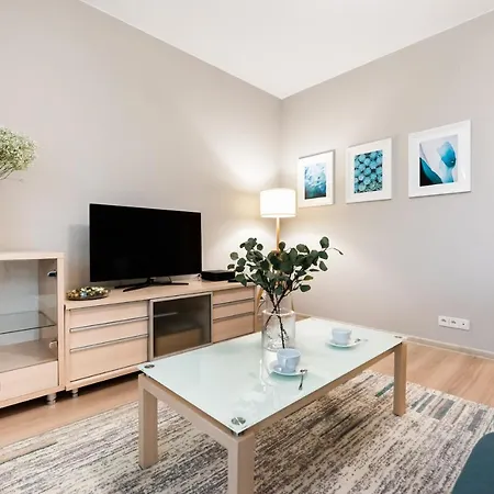 Metro Stoklosy Blue Mint Warschau