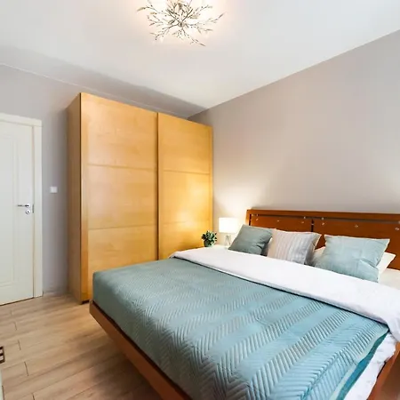 Apartment Metro Stoklosy Blue Mint Warschau